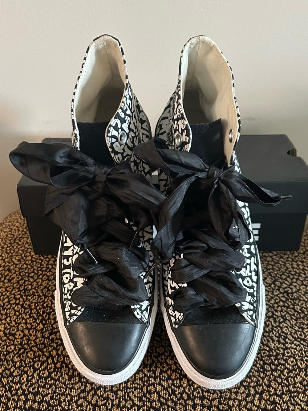 Converse Hi Top Platform My Story Black & White Graphic w Bonus Ribbon Laces - Picture 3 of 6